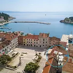 The Square Makarska, Lux App In The Heart Of The Apartmán Makarská