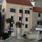 Апартаменти The Square Makarska, Lux App In The Heart Of The