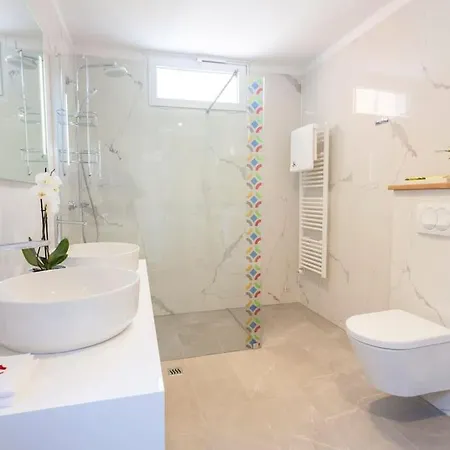 The Square Makarska, Lux App In The Heart Of The *