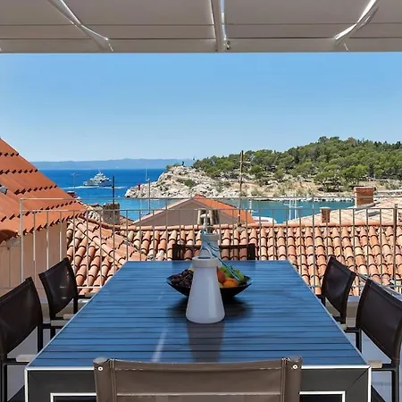 The Square Makarska, Lux App In The Heart Of The * Makarska