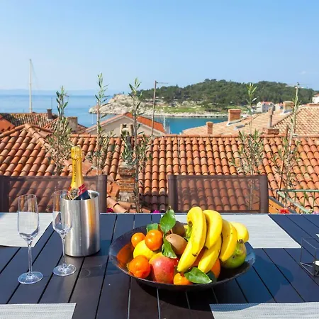 Apartment The Square Makarska, Lux App In The Heart Of The Makarska