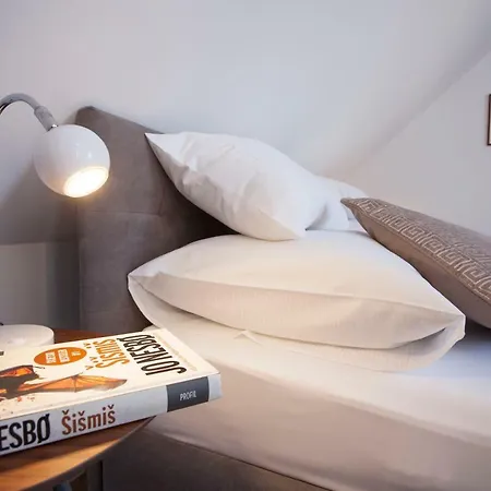 Apartment The Square Makarska, Lux App In The Heart Of The Makarska