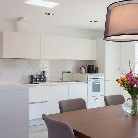 The Square Makarska, Lux App In The Heart Of The