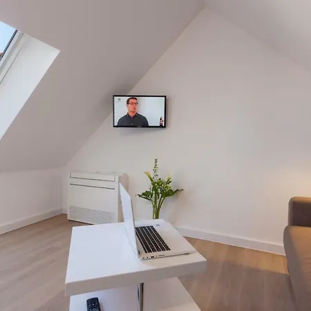 Apartment The Square Makarska, Lux App In The Heart Of The