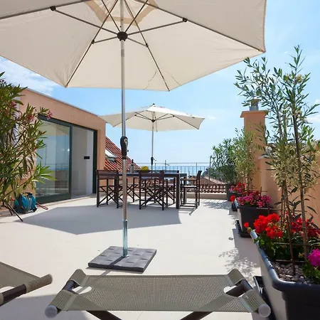 Apartment The Square Makarska, Lux App In The Heart Of The Makarska
