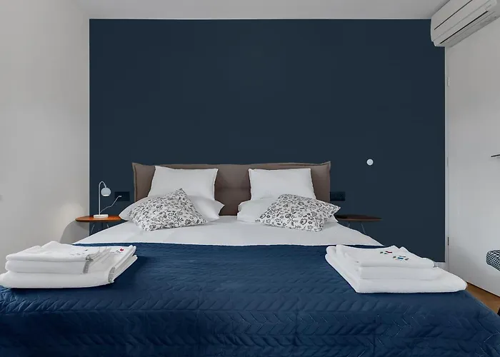 The Square Makarska, Lux App In The Heart Of The Апартаменти *