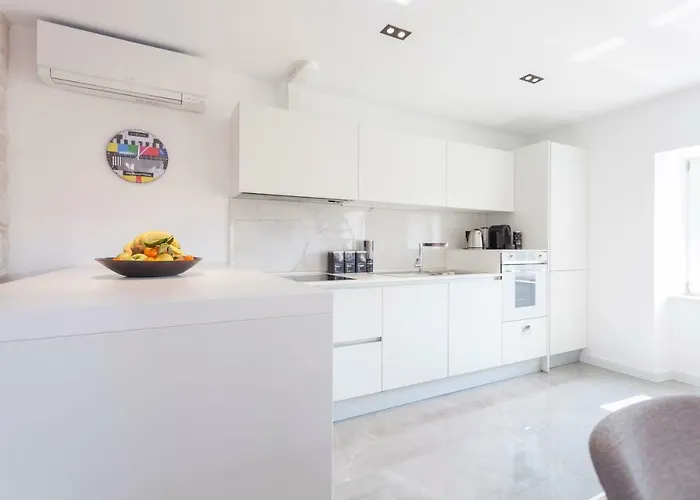 The Square Makarska, Lux App In The Heart Of The Макарська