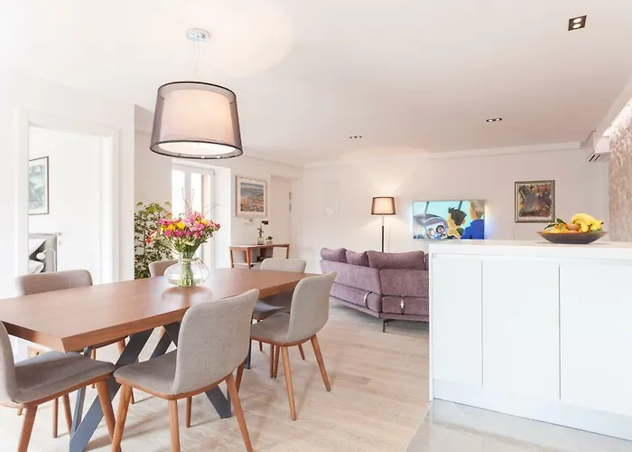 The Square Makarska, Lux App In The Heart Of The Apartament Makarska