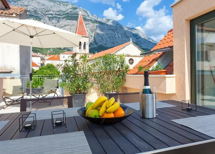 The Square Makarska, Lux App In The Heart Of The Апартаменти Макарська