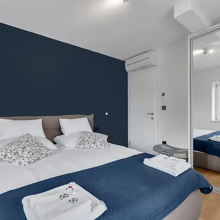 Appartamento The Square Makarska, Lux App In The Heart Of The *